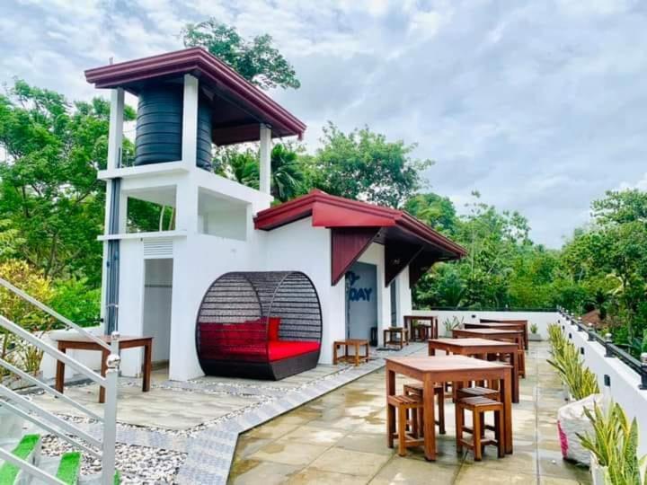 Hotel Sunny Cloud Harumalgoda Ngoại thất bức ảnh