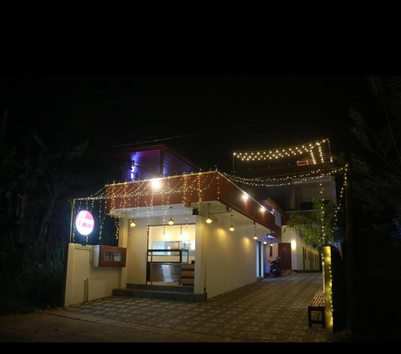 Hotel Sunny Cloud Harumalgoda Ngoại thất bức ảnh